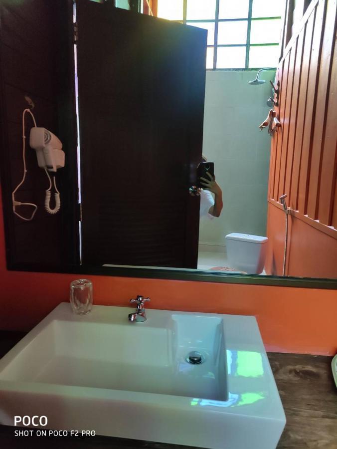 Tamarind Guesthouse Phra Nakhon Si Ayutthaya Esterno foto