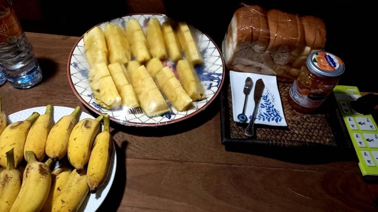 Tamarind Guesthouse Phra Nakhon Si Ayutthaya Esterno foto