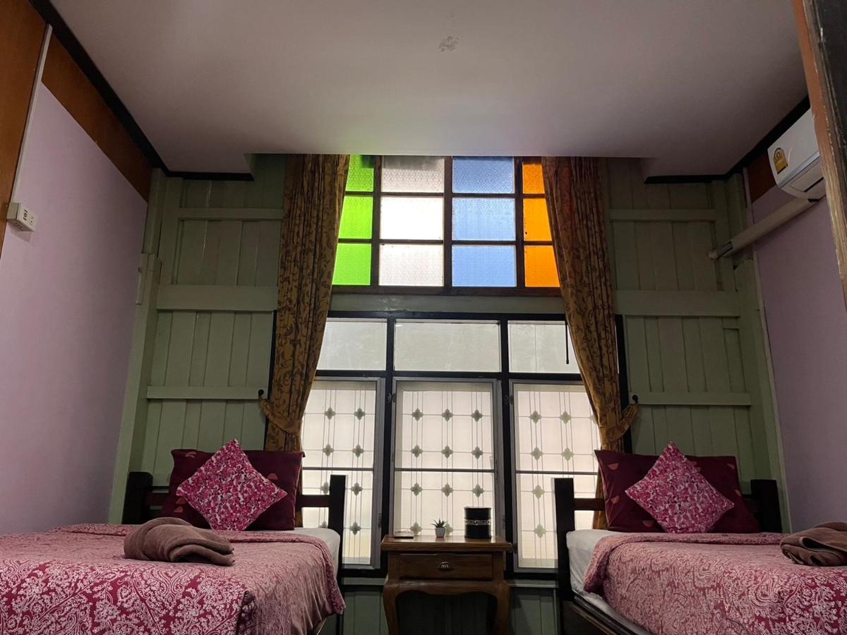 Tamarind Guesthouse Phra Nakhon Si Ayutthaya Esterno foto